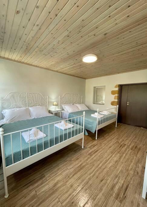 Villa Eftychia Serene Getaway With Hot Tub In A Quiet Location Kíssamos Exterior foto