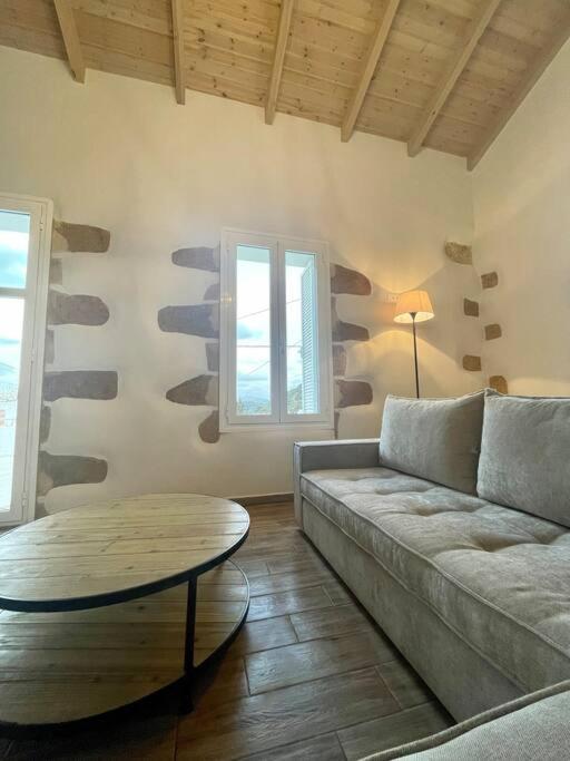 Villa Eftychia Serene Getaway With Hot Tub In A Quiet Location Kíssamos Exterior foto