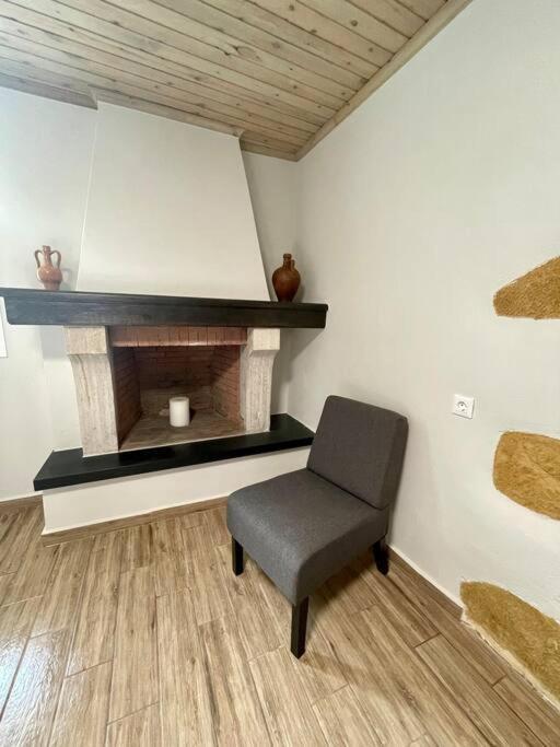 Villa Eftychia Serene Getaway With Hot Tub In A Quiet Location Kíssamos Exterior foto